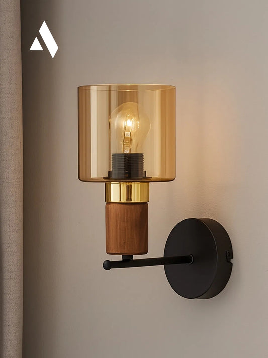Elyra Modern Dekoratif Aplik – Gold & Ahşap Detaylı, Bal Renk Camlı Duvar Aydınlatma