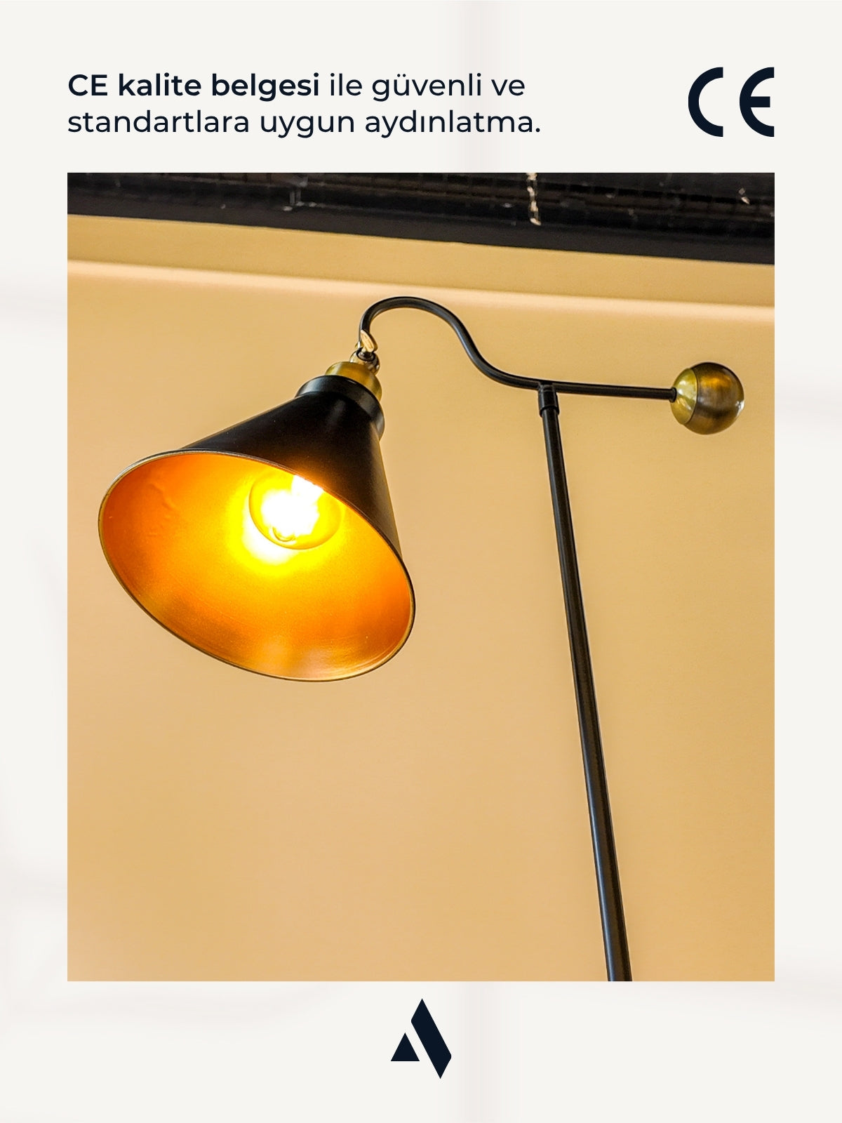 Ardine Siyah Metal Lambader – Ayarlanabilir Başlıklı, Modern ve Şık Tasarım Aydınlatma