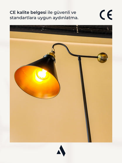 Ardine Siyah Metal Lambader – Ayarlanabilir Başlıklı, Modern ve Şık Tasarım Aydınlatma