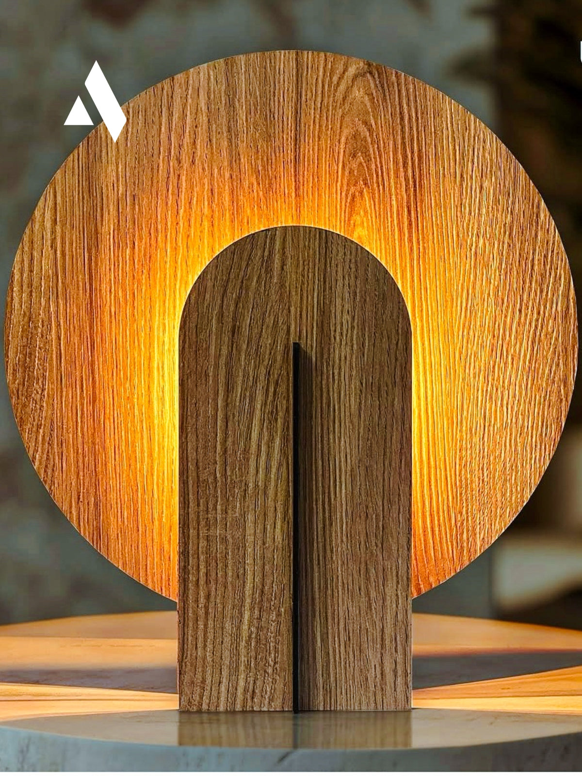 Lumea Masa Lambası – Kitap, Kahve ve Sessiz Işık Köşeleri için Doğal Tasarım Objesi