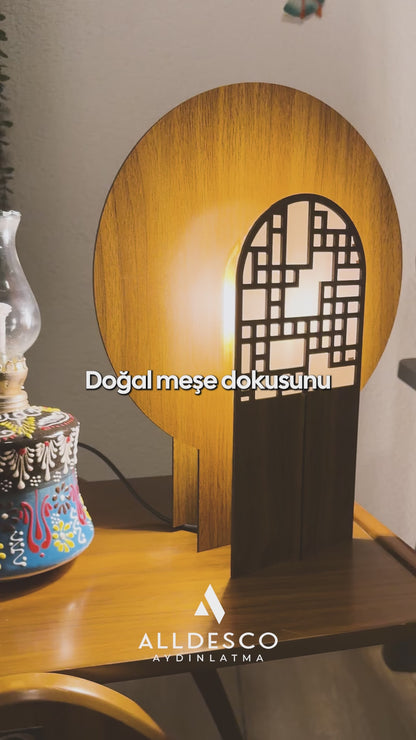 Lumea Masa Lambası – Kitap, Kahve ve Sessiz Işık Köşeleri için Doğal Tasarım Objesi